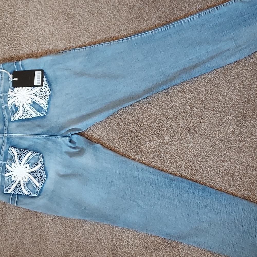 NWT Jack David Plus Size Blue Medium Wash Jeans with Decorated Pockets Size 22 - Picture 6 of 11